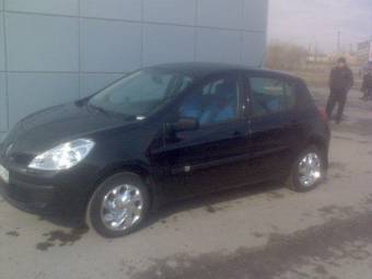 2008 Renault Clio Pictures
