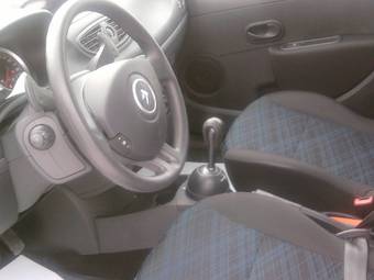 2008 Renault Clio Pictures