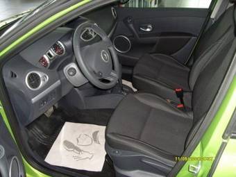 2009 Renault Clio Wallpapers