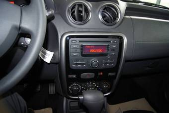 2012 Renault Duster Pics