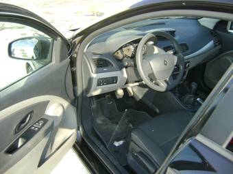 2010 Renault Fluence Pictures