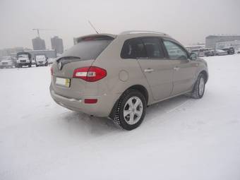 2010 Renault Koleos Photos