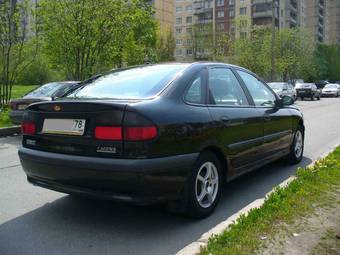 1995 Renault Laguna Photos