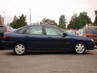 1998 Renault Laguna Photos