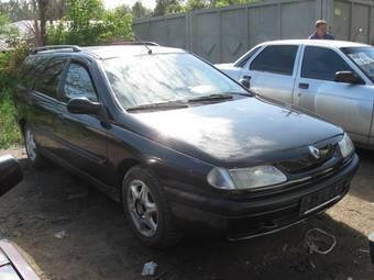 1999 Renault Laguna Photos