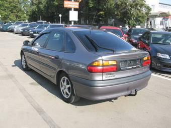 1999 Renault Laguna Photos