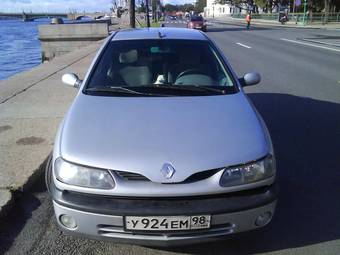 1999 Renault Laguna Pictures