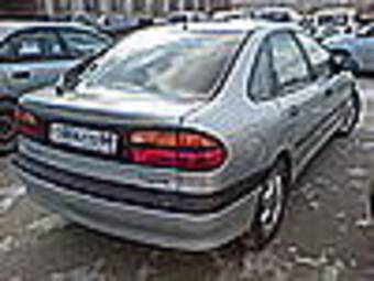 2000 Renault Laguna Pictures