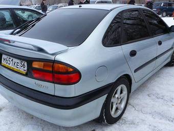 2000 Renault Laguna Photos