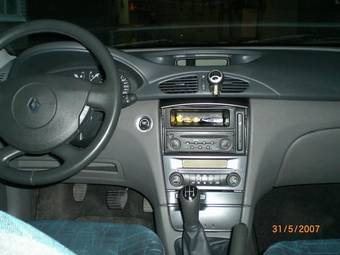 2001 Renault Laguna Pictures