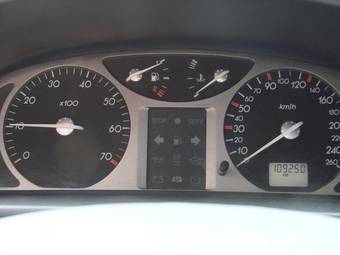 2002 Renault Laguna Photos