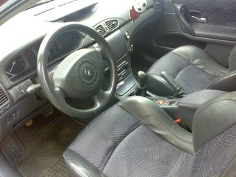 2002 Renault Laguna Photos