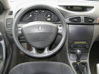 2002 Renault Laguna Pics
