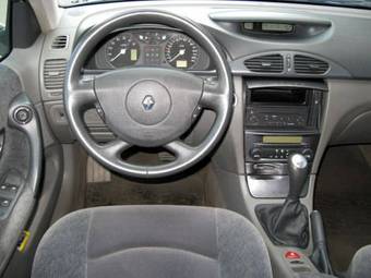 2002 Renault Laguna Images