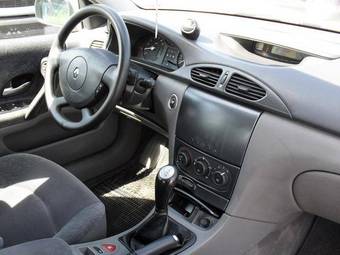 2003 Renault Laguna Photos