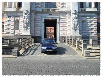 2005 Renault Laguna Images