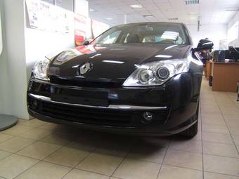 2009 Renault Laguna Pictures