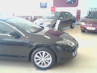 2009 Renault Laguna Pictures