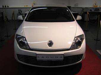 2009 Renault Laguna Pictures