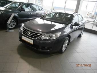 2011 Renault Latitude Photos