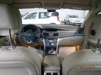 2011 Renault Latitude Wallpapers