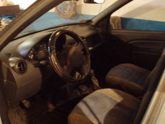 2005 Renault Logan Images