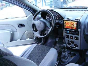 2006 Renault Logan Photos