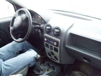 2006 Renault Logan Photos