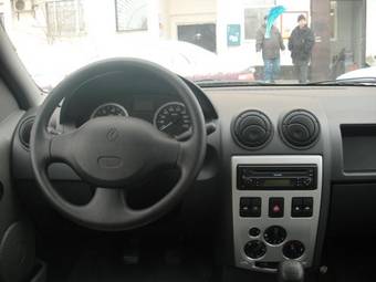 2006 Renault Logan Pictures