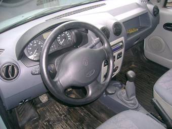 2006 Renault Logan Photos