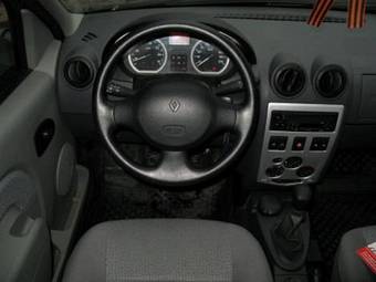 2006 Renault Logan Photos