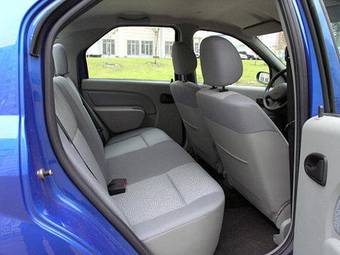 2006 Renault Logan Photos