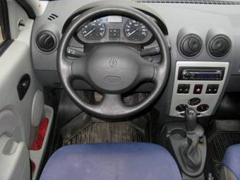 2007 Renault Logan Photos