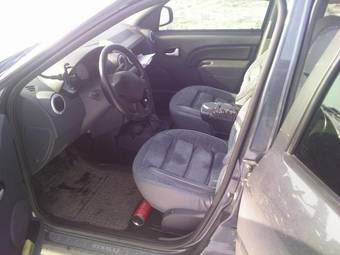 2008 Renault Logan Images