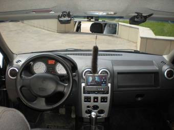 2008 Renault Logan Images