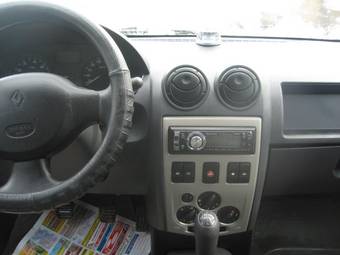 2008 Renault Logan Photos