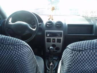 2008 Renault Logan Photos