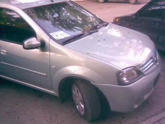 2008 Renault Logan Photos
