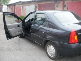 2008 Renault Logan Photos