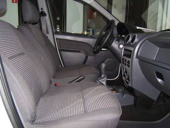 2009 Renault Logan Wallpapers