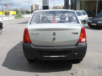 2009 Renault Logan Photos