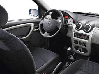 2009 Renault Logan Images