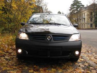 2009 Renault Logan Photos