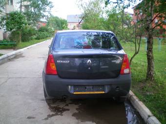 2009 Renault Logan Photos