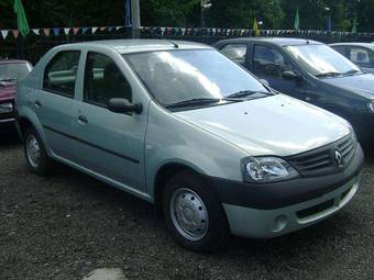 2010 Renault Logan Photos