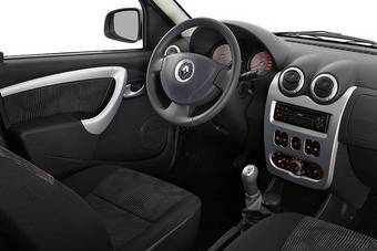 2010 Renault Logan Photos
