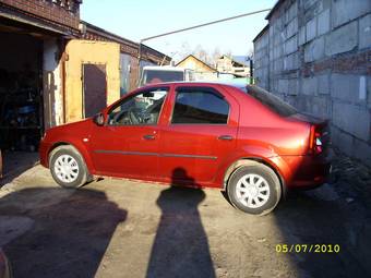 2010 Renault Logan Photos