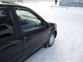 2010 Renault Logan Pictures