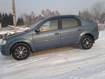 2010 Renault Logan Pictures