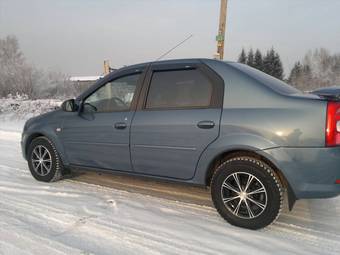 2010 Renault Logan Photos